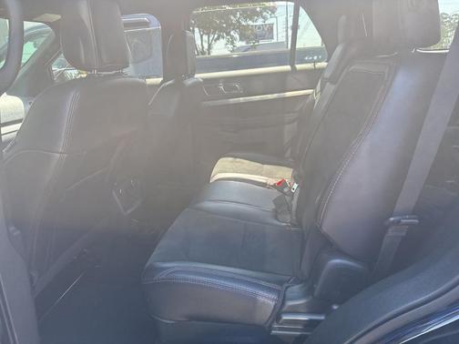 Shadow Black 2018 Ford Explorer XLT