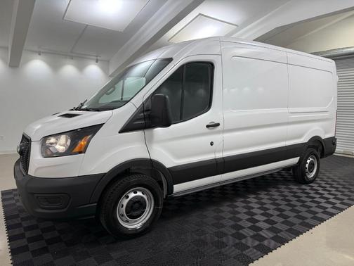 2025 Ford Transit-250 148 WB Medium Roof Cargo