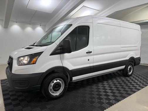 2025 Ford Transit-250 148 WB Medium Roof Cargo