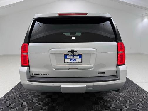 Silver Ice Metallic 2019 Chevrolet Suburban Premier