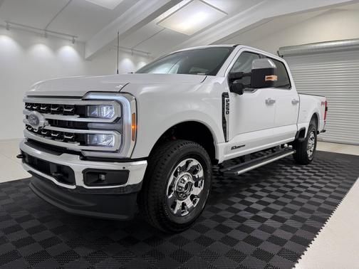 Oxford White 2026 Ford F-250 Lariat