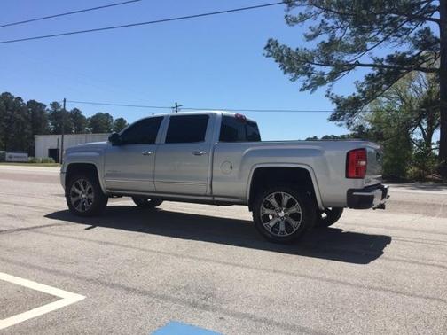 Photo 5 of 27 of 2014 GMC Sierra 1500 Denali