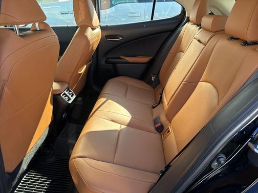 2021 Lexus UX 250h Base