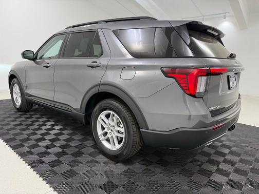 Carbonized Gray Metallic 2026 Ford Explorer Active