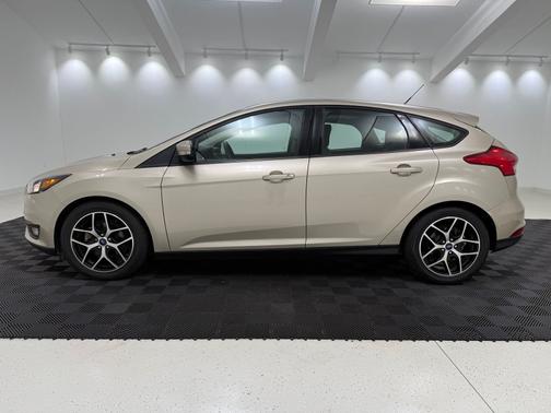 White Gold Metallic 2018 Ford Focus SEL