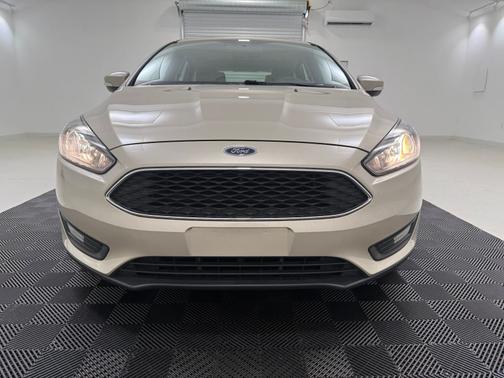 White Gold Metallic 2018 Ford Focus SEL