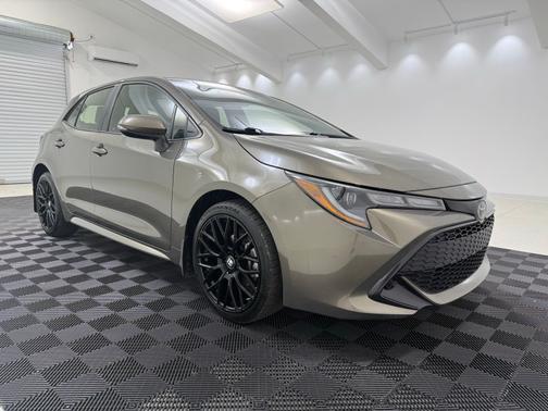 Bronze 2020 Toyota Corolla Hatchback SE