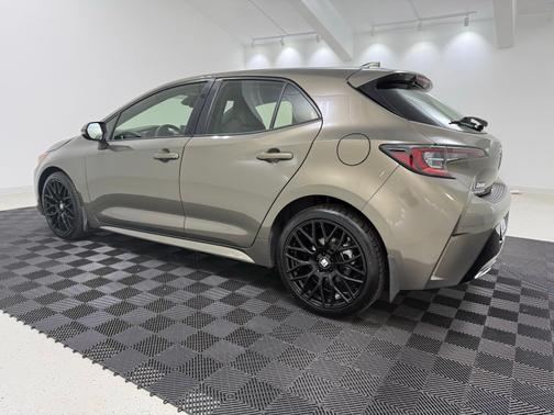 Bronze 2020 Toyota Corolla Hatchback SE