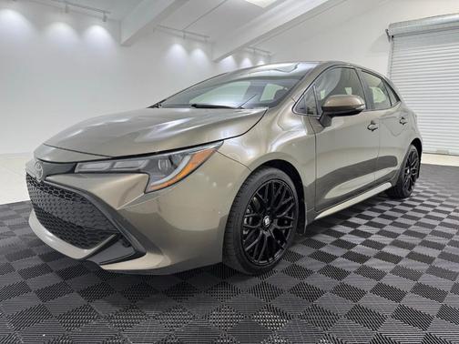 Bronze 2020 Toyota Corolla Hatchback SE