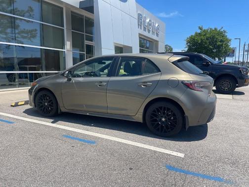 Bronze 2020 Toyota Corolla Hatchback SE