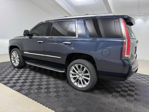 2020 Cadillac Escalade Luxury