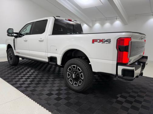 Star White Metallic Tri-Coat 2026 Ford F-350 Platinum