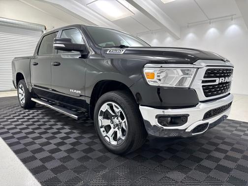 Diamond Black Crystal Pearlcoat 2022 RAM 1500 Big Horn/Lone Star