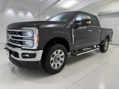 2025 Ford F-350 Lariat Super Duty