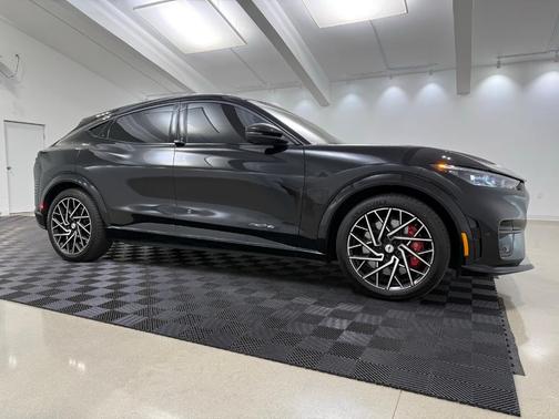 2022 Ford Mustang Mach-E GT