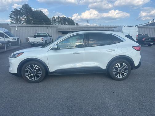 White Metallic 2022 Ford Escape SEL