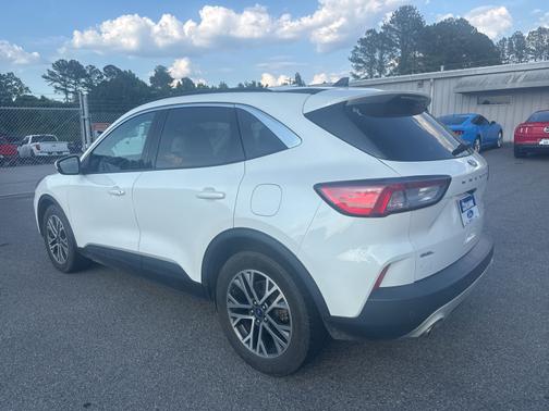 White Metallic 2022 Ford Escape SEL