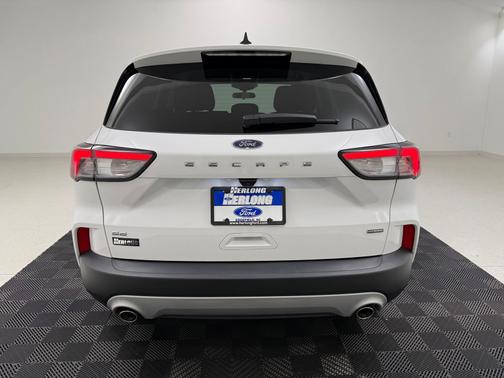 Oxford White 2022 Ford Escape SE