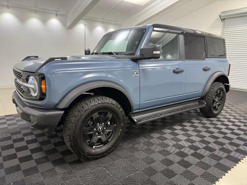 Azure Gray Metallic 2025 Ford Bronco Outer Banks