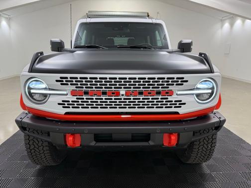 Oxford White 2025 Ford Bronco Stroppe Edition