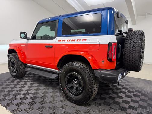 Oxford White 2025 Ford Bronco Base