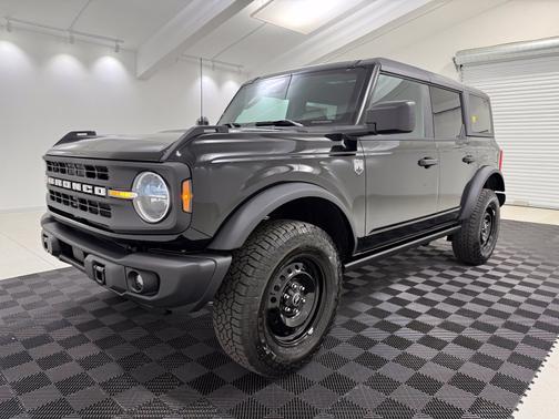 Shadow Black 2026 Ford Bronco Base