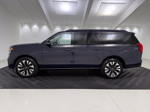 Blue Ember Metallic 2027 Ford Expedition Max Platinum