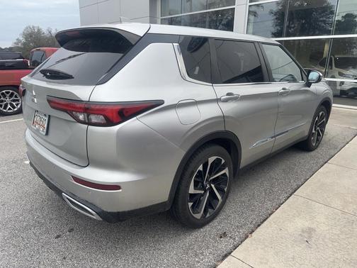 2022 Mitsubishi Outlander ES
