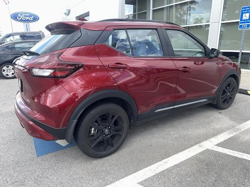 Scarlet Ember 2024 Nissan Kicks SR