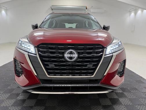 Scarlet Ember 2024 Nissan Kicks SR
