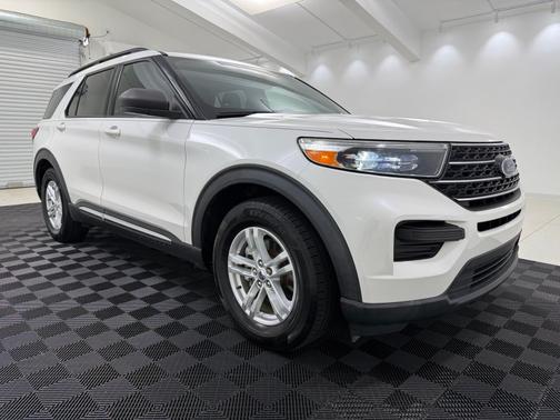 White Metallic 2020 Ford Explorer XLT