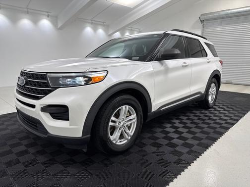 White Metallic 2020 Ford Explorer XLT
