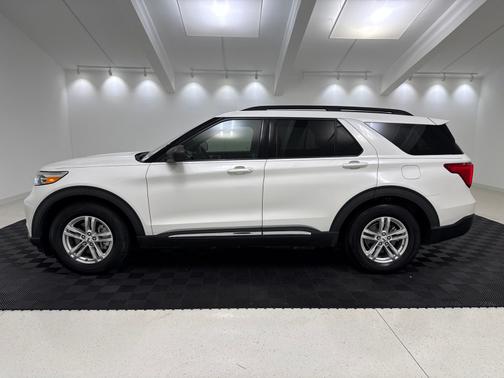 White Metallic 2020 Ford Explorer XLT