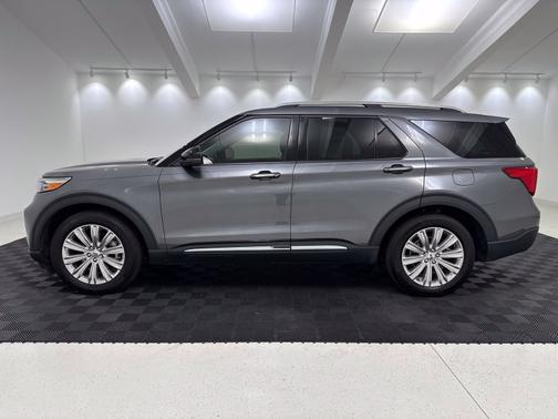 Gray Metallic 2024 Ford Explorer Base