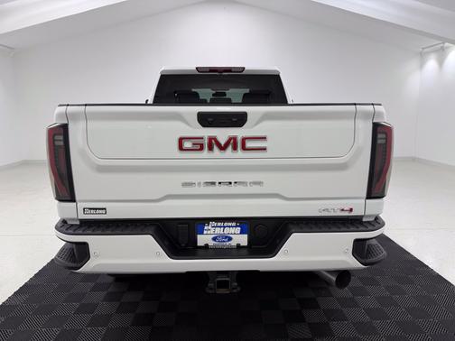 Summit White 2025 GMC Sierra 2500 AT4