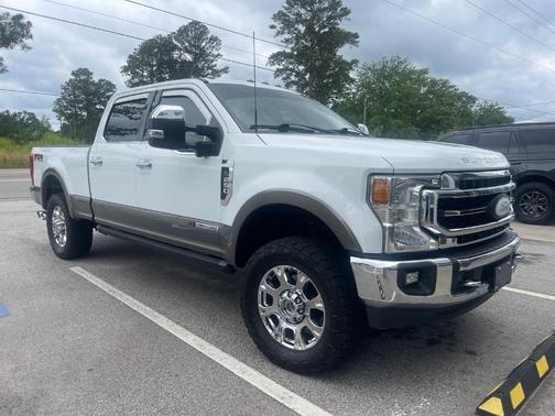 Oxford White 2022 Ford F-250 Lariat