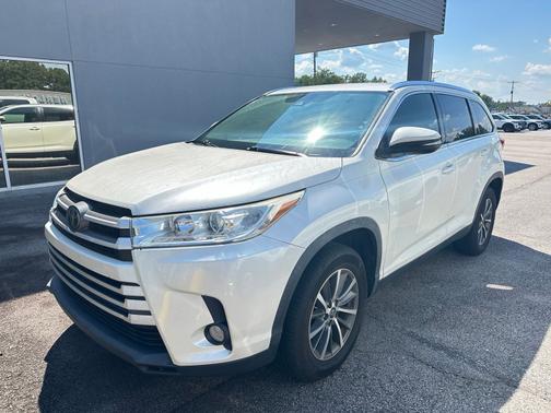 Blizzard Pearl 2019 Toyota Highlander XLE