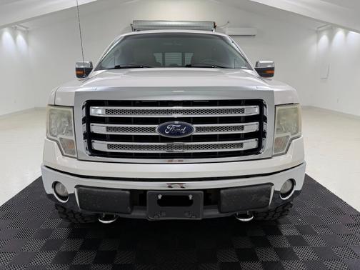 White Platinum Clearcoat Metallic 2013 Ford F-150 Lariat