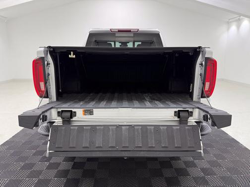Quicksilver Metallic 2022 GMC Sierra 1500 SLT