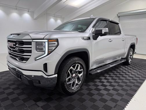 Quicksilver Metallic 2022 GMC Sierra 1500 SLT