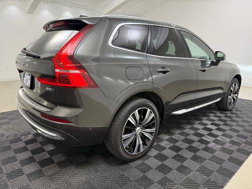 2022 Volvo XC60 B5 Inscription