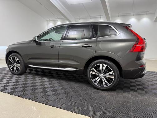 2022 Volvo XC60 B5 Inscription