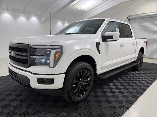 Star White Metallic Tri-Coat 2026 Ford F-150 Lariat