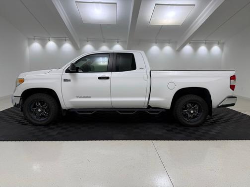 Super White 2015 Toyota Tundra SR5