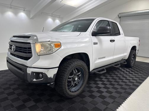 Super White 2015 Toyota Tundra SR5