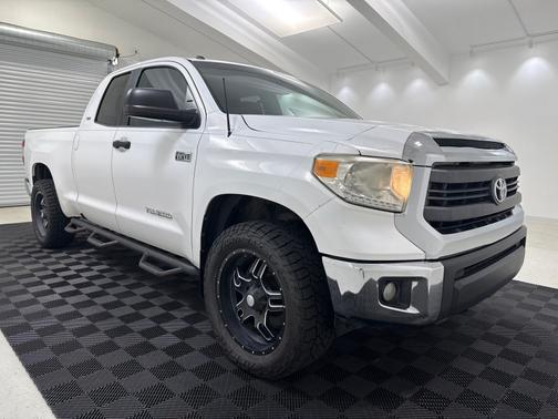 Super White 2015 Toyota Tundra SR5