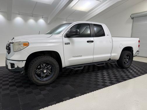 Super White 2015 Toyota Tundra SR5