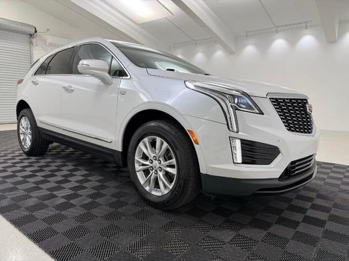 Crystal White Tri-Coat 2021 Cadillac XT5 Luxury