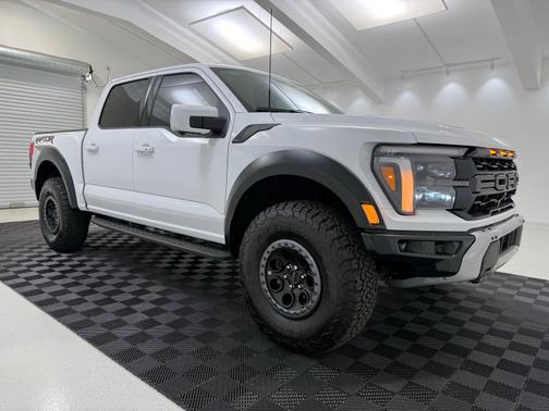 Oxford White 2025 Ford F-150 Raptor