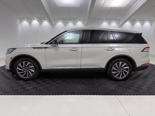 Pearl Metallic 2025 Lincoln Aviator Premiere AWD